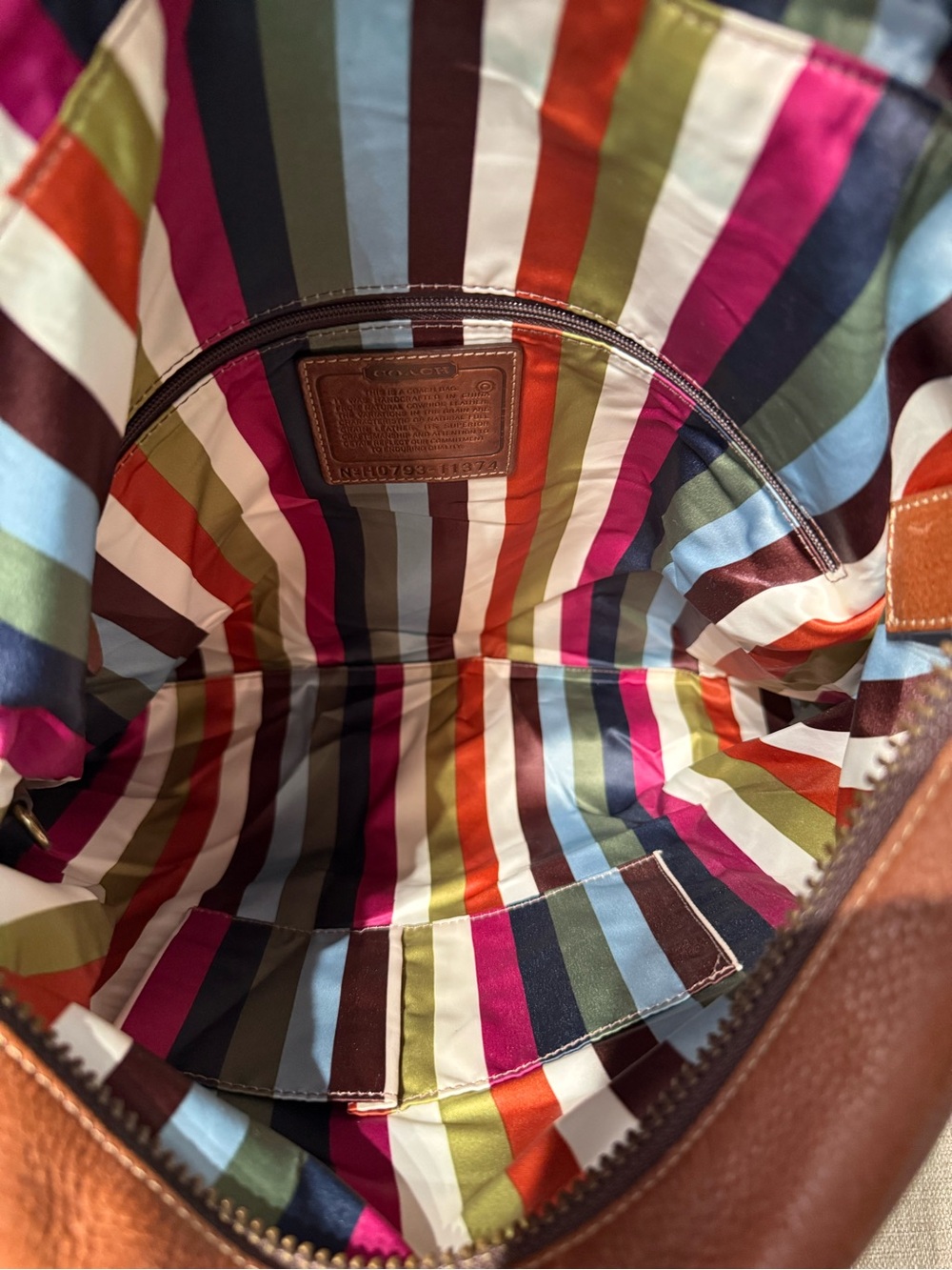 Extra-large Coach Legacy Thompson Slim Hobo - Picture 3 of 16